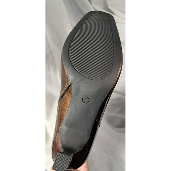 EST. 1946  Brown Faux Patent Leather Textured Square Toe Kitten Heels  Size 7M - Picture 11 of 11